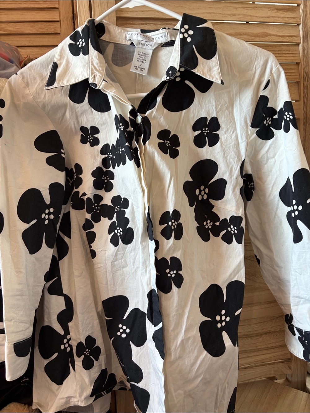 Geoffrey Beene Black and White Floral Button-Down Shirt 12